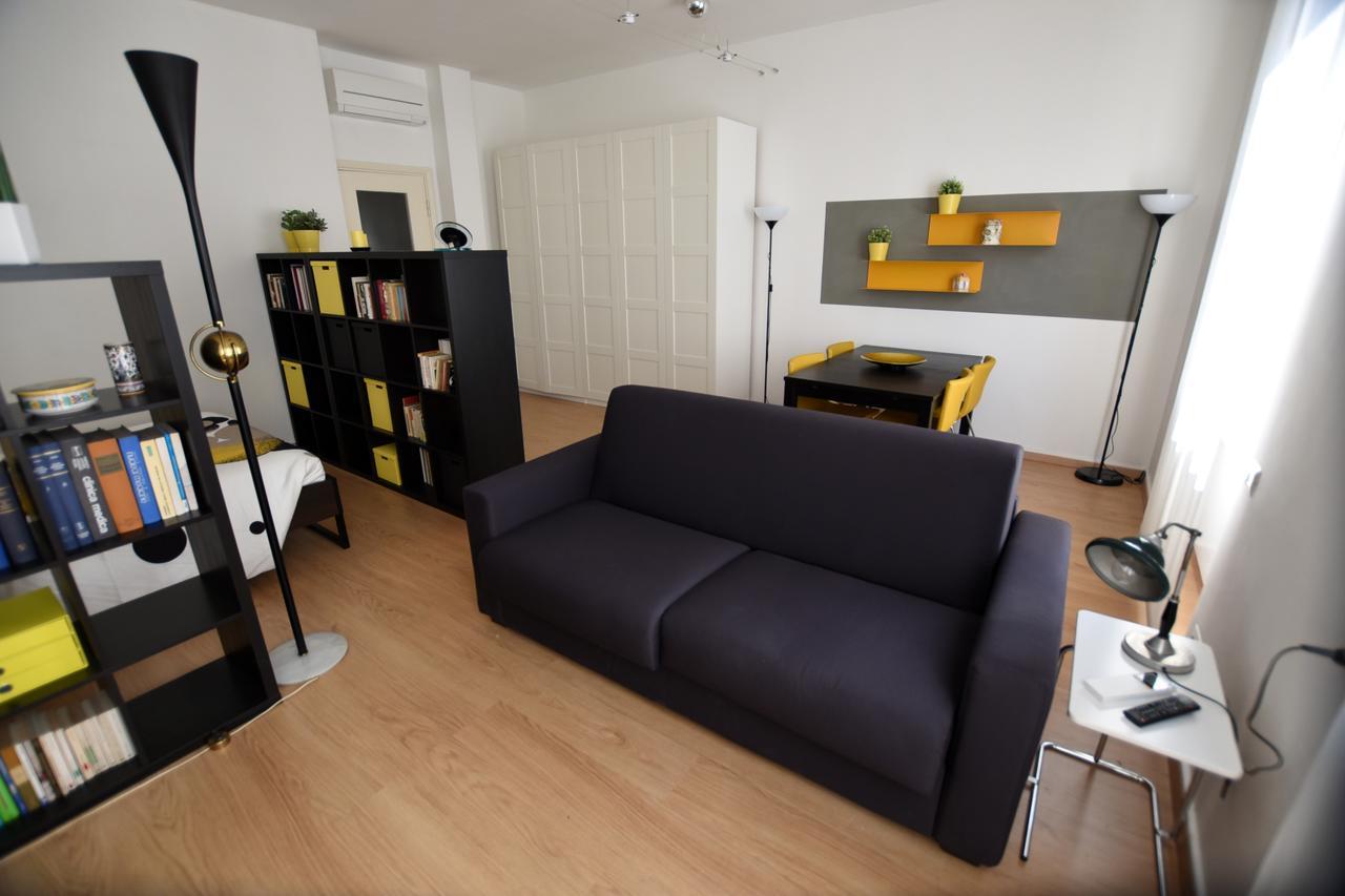 Le Rondinelle Apartment โกโม ภายนอก รูปภาพ